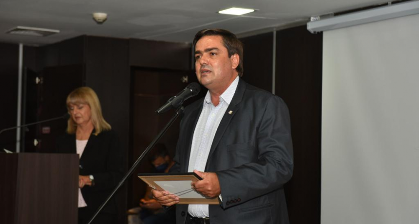 EMILIANO BALBÍN GALARDONADO CON EL PREMIO PARLAMENTARIO A LOS MEJORES LEGISLADORES DEL AÑO 2020