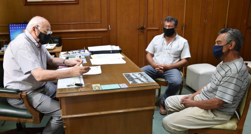 CONTINÚA LA ENTREGA DE ESCRITURAS