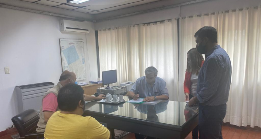 SE FIRMÓ EL CONTRATO PARA LA OBRA DE CLOACAS DEL BARRIO 