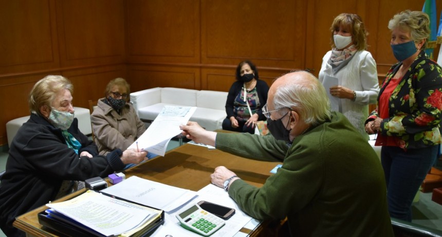 CONTINÚA LA ENTREGA DEL FONDO MUNICIPAL PARA INSTITUCIONES EDUCATIVAS