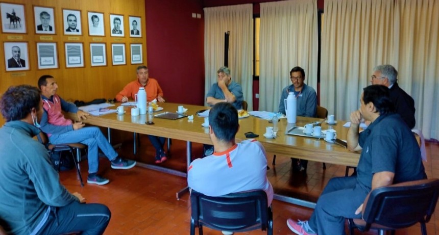 REUNIÓN DE DIRECTORES DE DEPORTE DE LA REGIÓN
