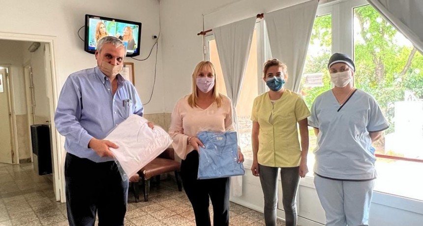 EL INTENDENTE ENTREGÓ AMBOS EN EL HOGAR MUNICIPAL “PAPA FRANCISCO”