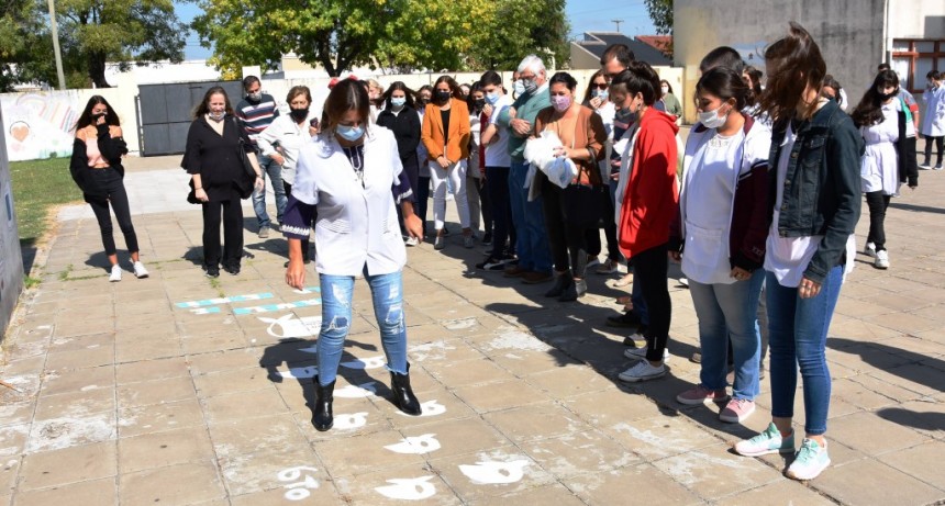 LAS ESCUELAS CONSTRUYEN MEMORIA