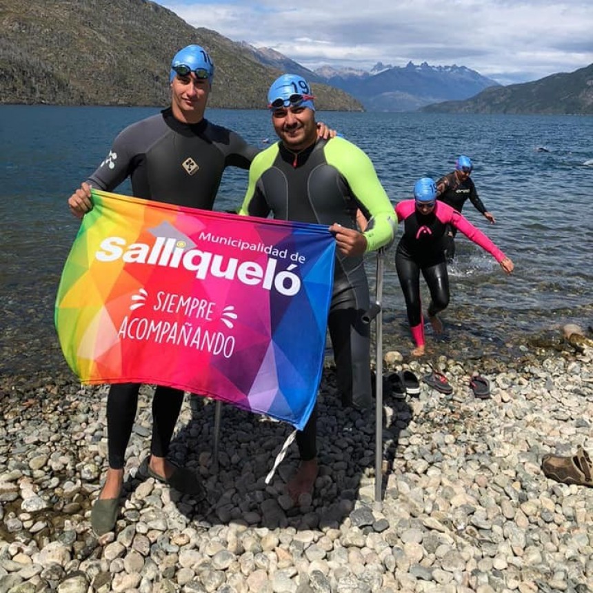 SALLIQUELENSES EN LAGO PUELO