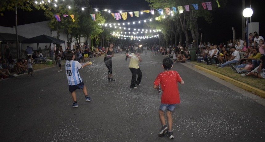 GRAN NOCHE DE CARNAVAL EN DE BARY
