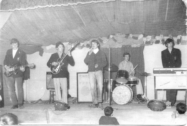 EL ENSAMBLE MUNICIPAL DE MÚSICA POPULAR REALIZA UN TRIBUTO A “LOS BOXERS”