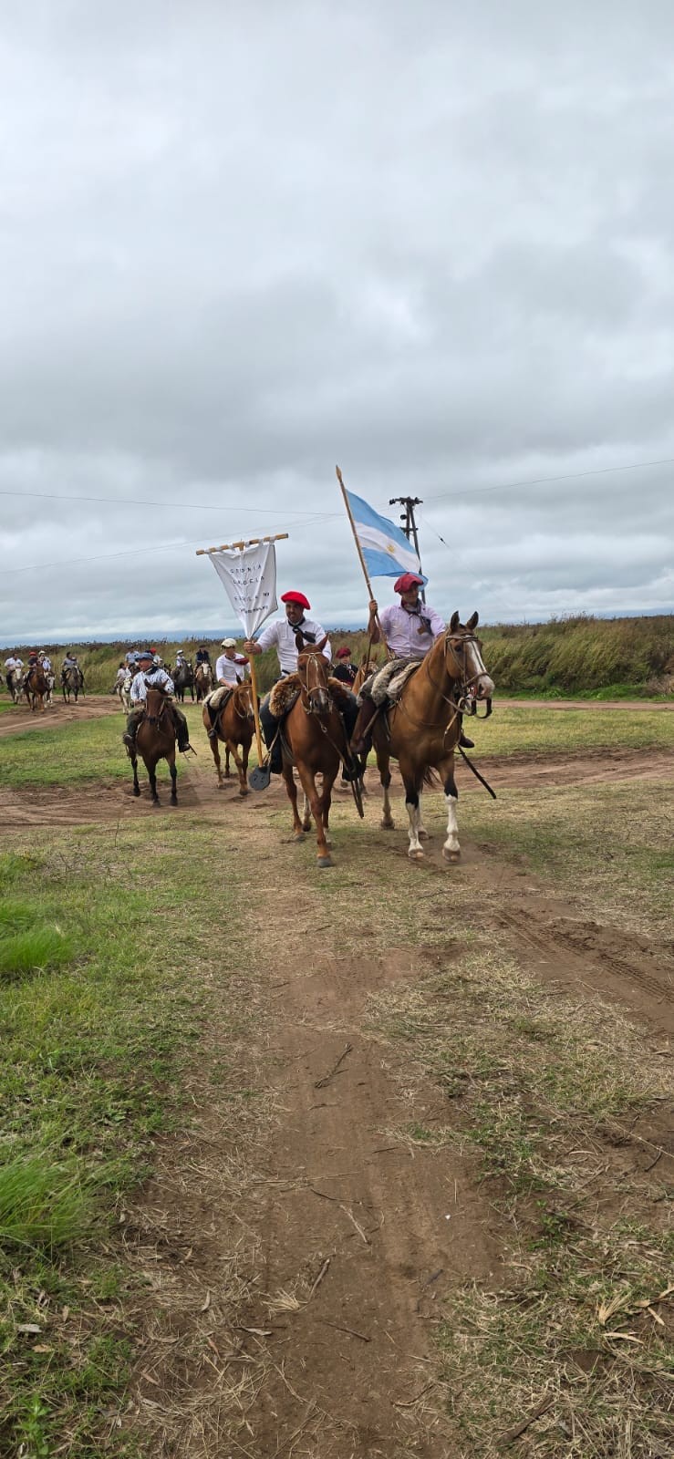 Se realiz&oacute; con &eacute;xito la segunda cabalgata a la Escuela N&deg; 9 de La Adela