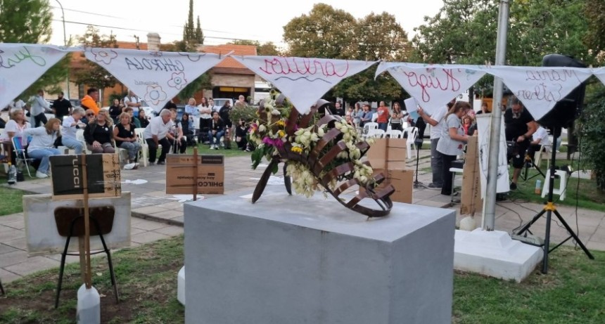 Tres Lomas conmemor&oacute; los 50 a&ntilde;os del golpe con un emotivo acto por la Memoria