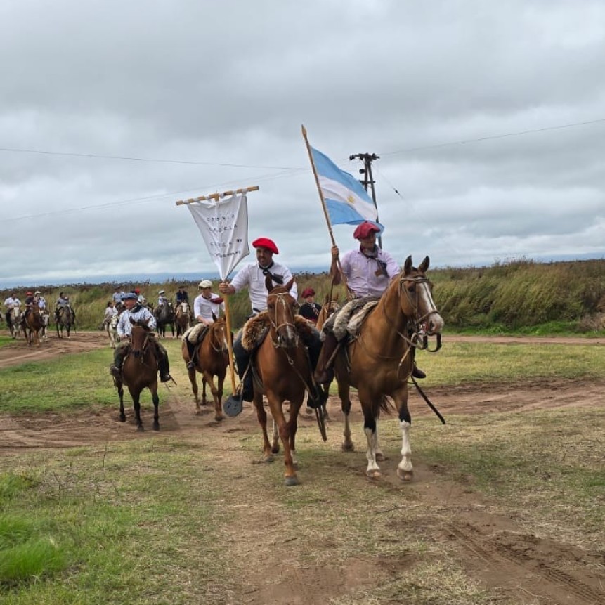 Se realiz&oacute; con &eacute;xito la segunda cabalgata a la Escuela N&deg; 9 de La Adela