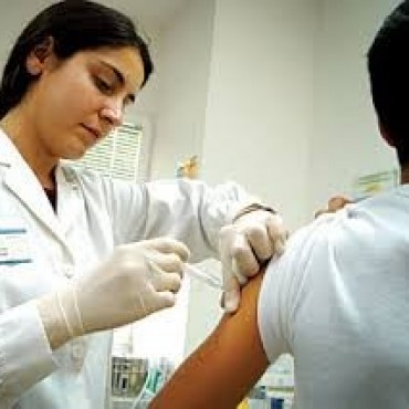 COMENZÓ LA CAMPAÑA DE VACUNACIÓN ANTIGRIPAL 2014