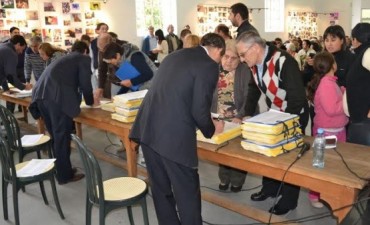 EN UN ACTO SIN PRECEDENTES SE ENTREGARAN 152 ESCRITURAS Y SE FIRMARAN 131 NUEVAS