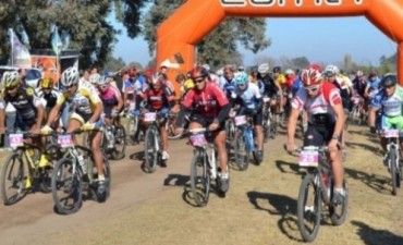 CICLISTAS LOCALES EN EL 'DESAFÍO DEL RÍO PINTO'