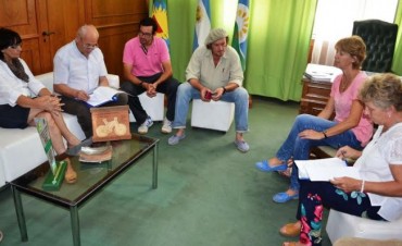 EL INTENDENTE SE REUNIO CON DIRECTIVOS Y AUTORIDADES DEL CEPT 7