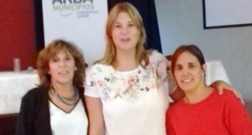 FUNCIONARIAS TRESLOMENSES EN EL IV FORO TRIBUTARIO REGIONAL