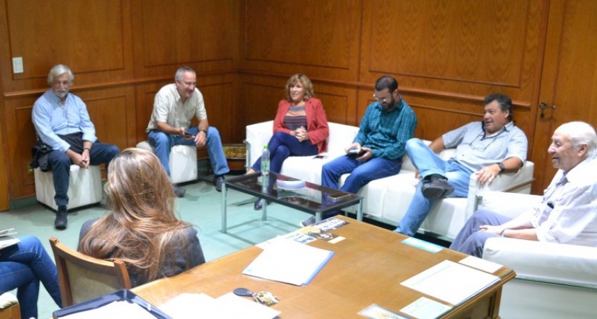 DONACIONES VOLUNTARIAS DE FUNCIONARIOS, CONSEJEROS ESCOLARES Y CONCEJALES