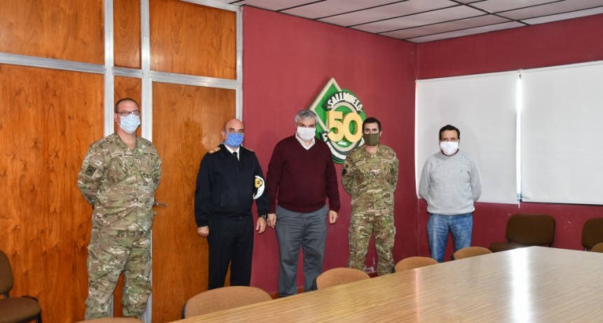 EL INTENDENTE RECIBIÓ AL COMODORO DE MARINA