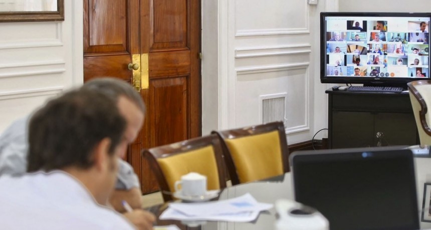 KICILLOF ANALIZÓ LA SITUACIÓN DEL AISLAMIENTO CON INTENDENTES DEL INTERIOR BONAERENSE