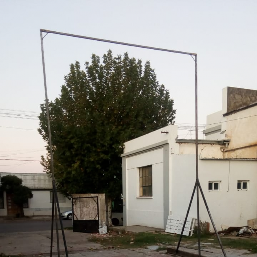 SE PREPARA UN ARCO DESINFECTANTE PARA LA LOCALIDAD DE QUENUMÁ