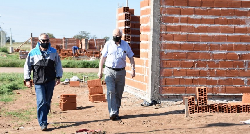 AVANZA LA CONSTRUCCIÓN DE LAS 10 NUEVAS VIVIENDAS PARA PERSONAL DE LA POLICÍA