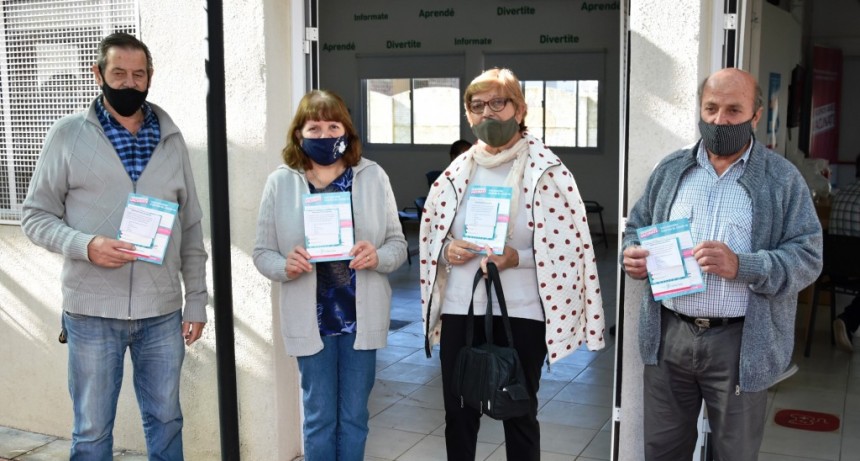 TRES LOMAS SIGUE VACUNANDO CONTRA COVID19