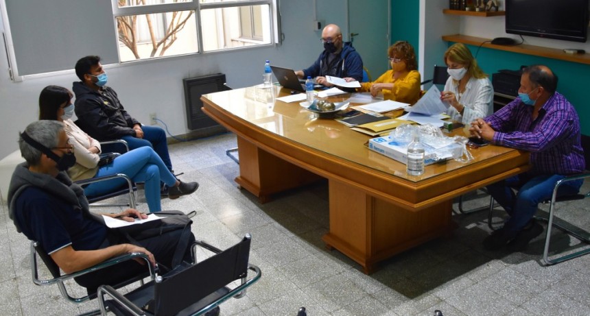 APERTURA DE SOBRES: LICITACIÓN PÚBLICA PARA LA COMPRA DE UNA RETROPALA CARGADORA