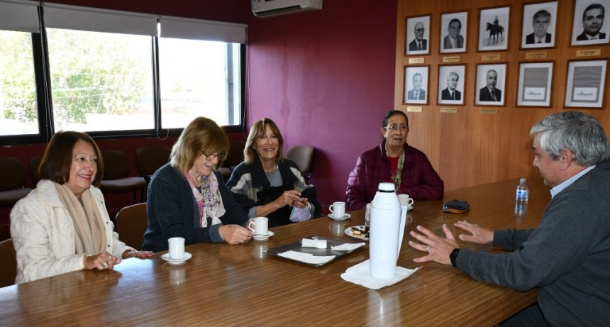 NOSETTI RECIBIÓ A LAS INTEGRANTES SALIENTES DE LA COOPERADORA DEL HOSPITAL