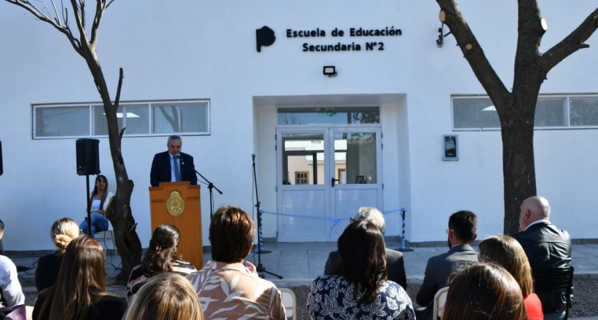 SE INAUGURÓ EL EDIFICIO DE LA ESCUELA SECUNDARIA N°2