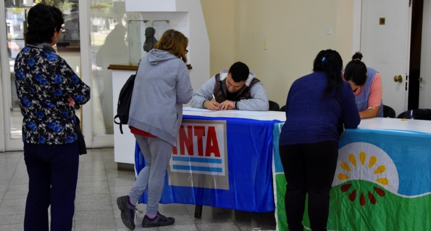 SE REALIZÓ LA ENTREGA DE SEMILLAS DE ESTACIÓN OTOÑO – INVIERNO