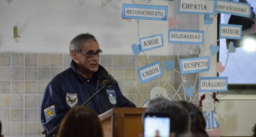 EMOTIVO ACTO POR EL DÍA DEL VETERANO Y DE LOS CAÍDOS EN LA GUERRA DE MALVINAS