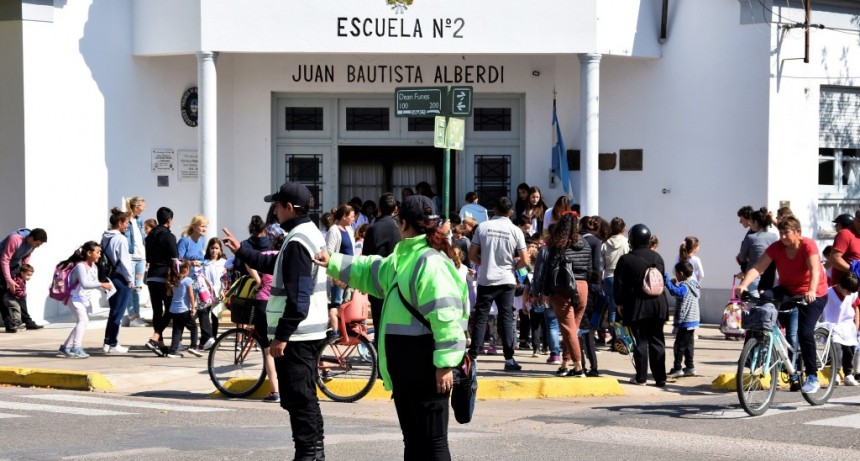 CONTROLES DE TRÁNSITO EN LAS ESCUELAS