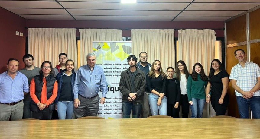 PRÁCTICAS PROFESIONALIZANTES: EL INTENDENTE RECIBIÓ A LOS ALUMNOS DE LA ESCUELA TÉCNICA.