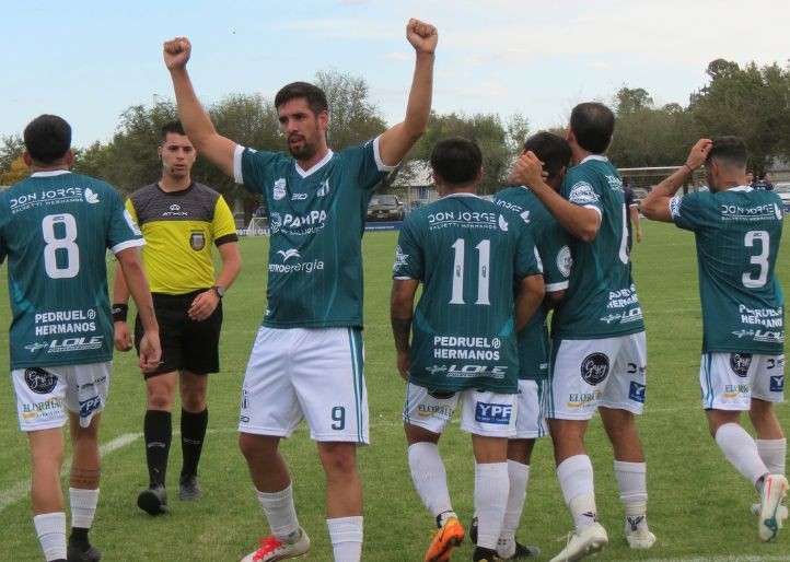 Jorge Newbery gole&oacute; a Uni&oacute;n y se prendi&oacute; en la cima del Apertura