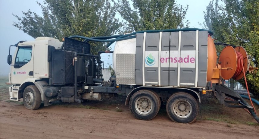 Realizan trabajos de limpieza en estaciones de bombeo cloacales en Tres Lomas