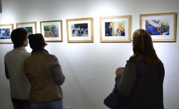 ESTA ABIERTA LA MUESTRA 'SOBRE MIRADAS... Y PUENTES'