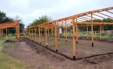 CONSTRUYEN INVERNÁCULO EN EL VIVERO MUNICIPAL 
