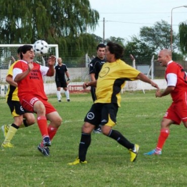 SENIOR - CAYO FERRO Y PERDIO LA OPORTUNIDAD DE ACERCARSE A LA PUNTA