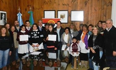 PREMIAN LA PARTICIPACIÓN DE LOS JÓVENES EN EL CONCURSO POR EL 24 DE MARZO