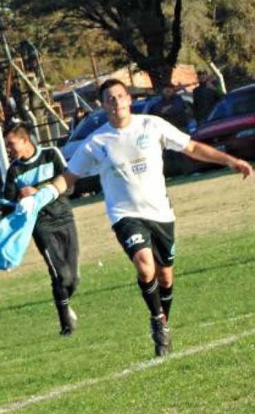 ARGENTINO BAJO A UNION EN EL CLASICO Y JORGE NEWBERY ESTIRO LA VENTAJA