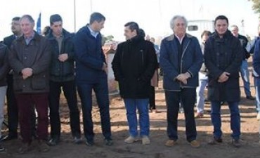 NÉSTOR ÁLVAREZ JUNTO A AUTORIDADES PROVINCIALES Y NACIONALES 