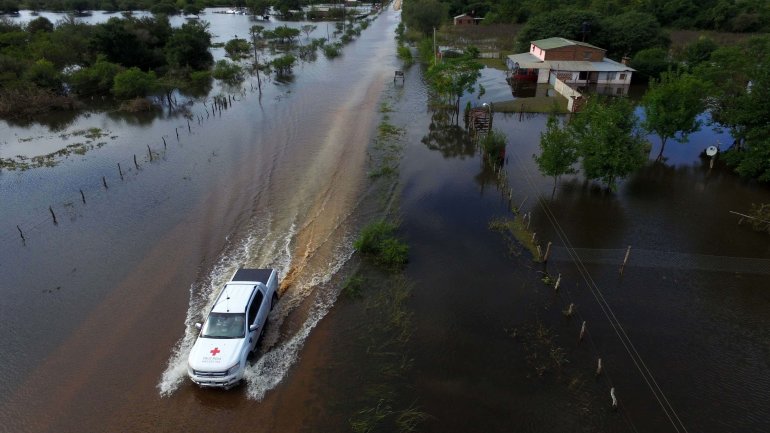 Las inundaciones provocaron pérdidas millonarias y hay casi mil tambos en crisis