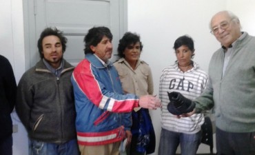 ENTREGA DE UNIFORMES A TRABAJADORES DE INGENIERO THOMPSON
