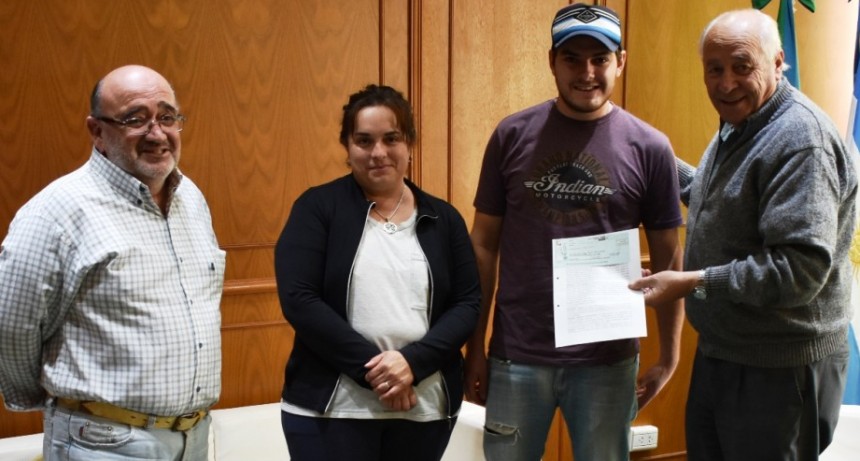 EL MUNICIPIO ENTREGO DOS NUEVOS MICROEMPRENDIMIENTOS