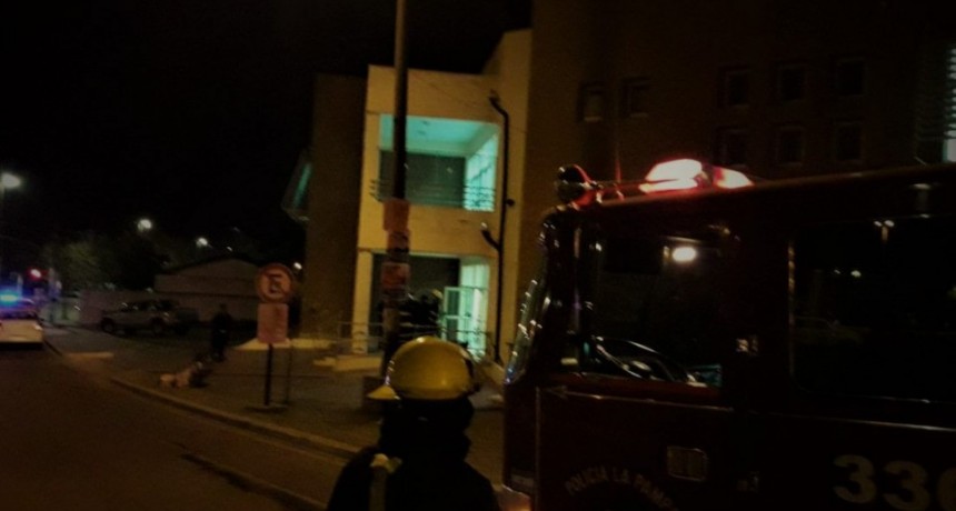 UNA AMENAZA DE BOMBA OBLIGO A EVACUAR 800 ESTUDIANTES EN SANTA ROSA