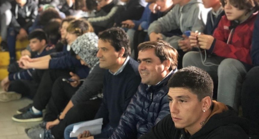 LOS LEGISLADORES DE CAMBIEMOS EMILIANO BALBÍN Y MAXIMILIANO ABAD EN UNA NUEVA JORNADA SOBRE VIOLENCIA ESCOLAR