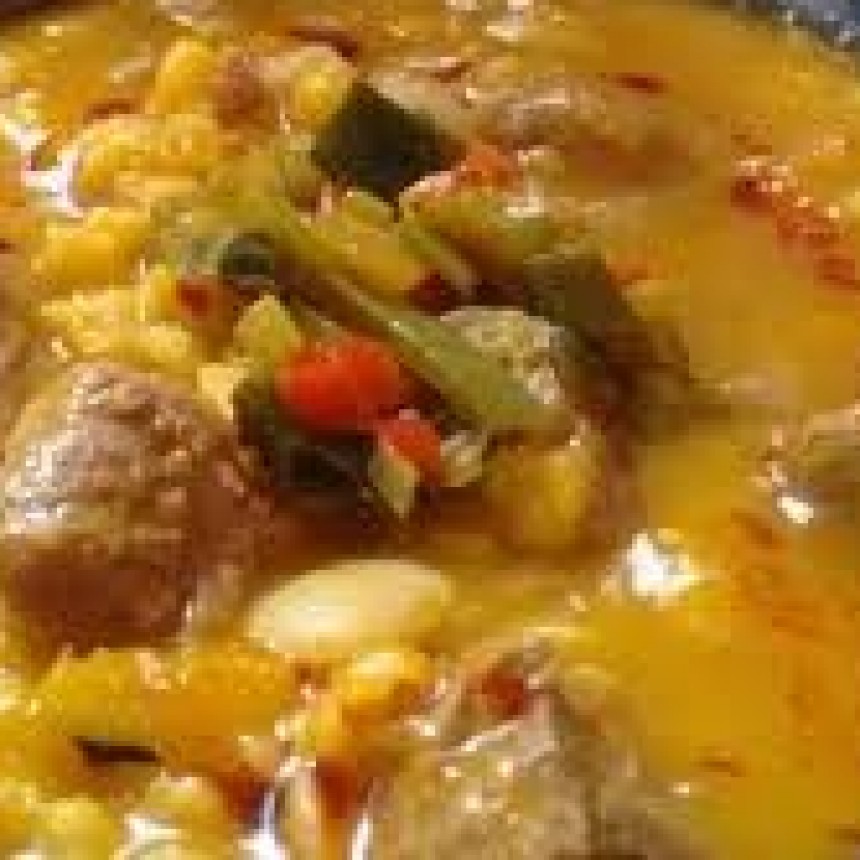 LA ACADEMIA EL FOGON DE LA AMISTAD PREPARA EL LOCRO DEL 25