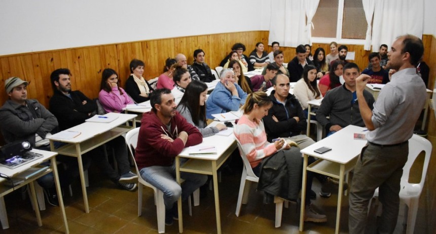 COMENZO LA CAPACITACION PARA EMPRENDEDORES Y EMPRESARIOS