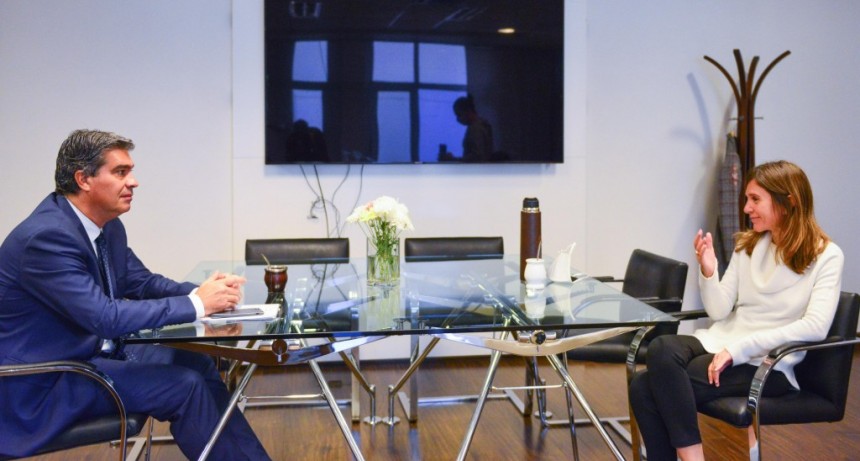 ENCUENTRO DE TRABAJO ENTRE FERNANDA RAVERTA Y JORGE CAPITANICH