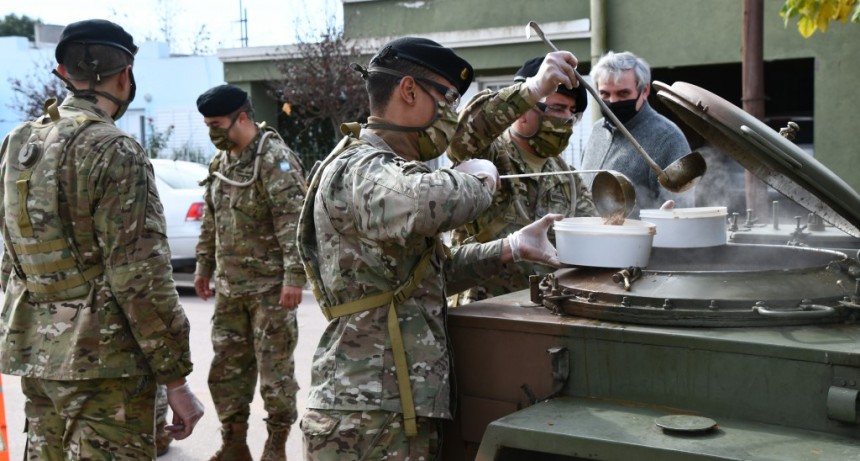 SE REALIZÓ LA ÚLTIMA ENTREGA DE ALIMENTOS ELABORADOS POR EL EJÉRCITO