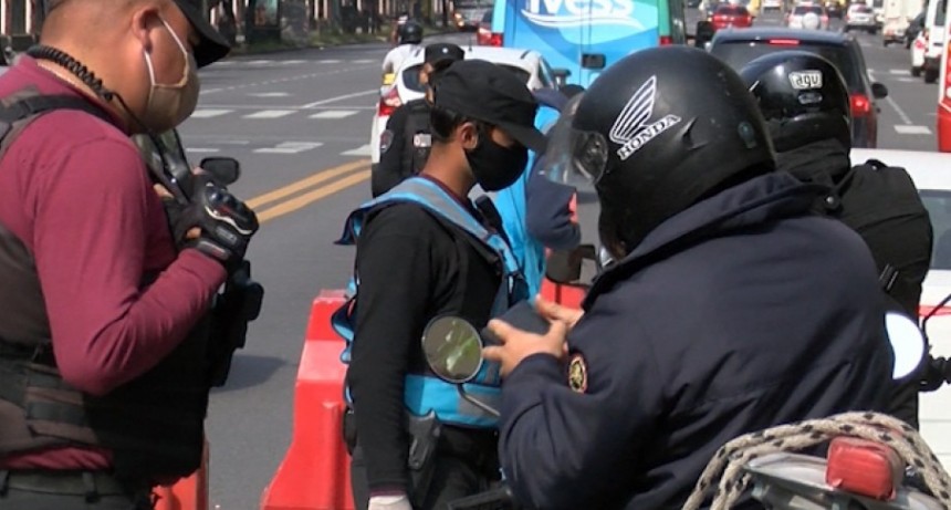 Hasta el 29 de mayo regirán los actuales permisos para circular a los exceptuados de la cuarentena