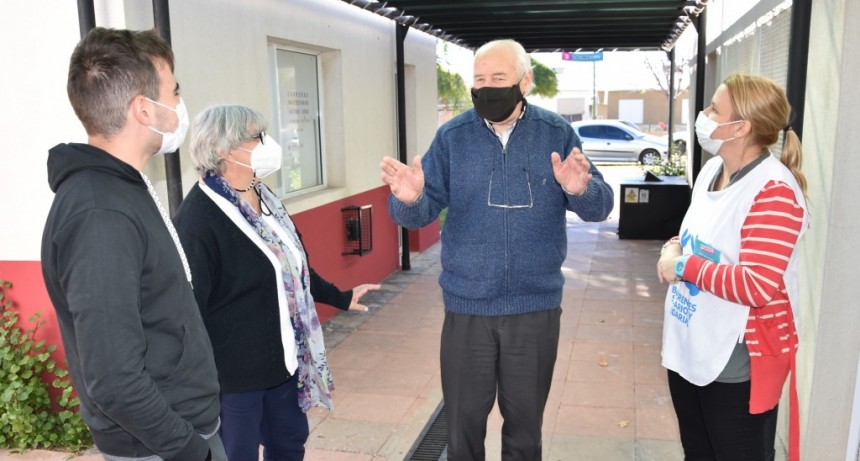 TRES LOMAS SIGUE VACUNANDO CONTRA COVID19